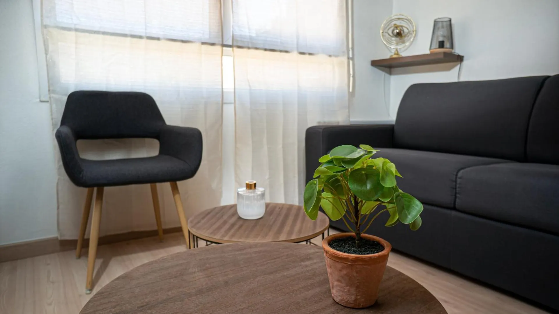 Apartment Appartement Tout Equipe Parking A 6Min De La Gare St Charles Marseille