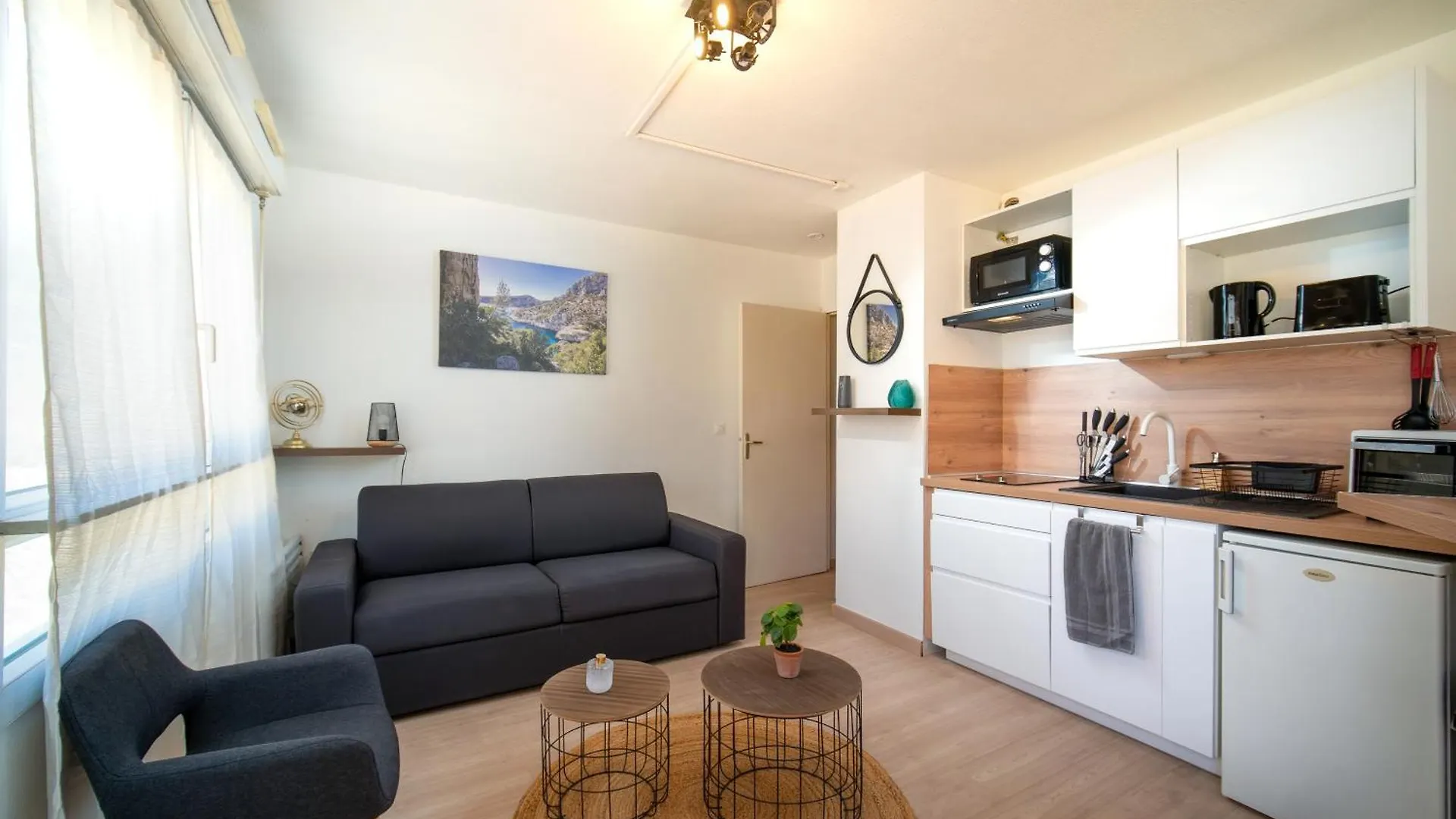 Appartement Tout Equipe Parking A 6Min De La Gare St Charles Marseille Apartment